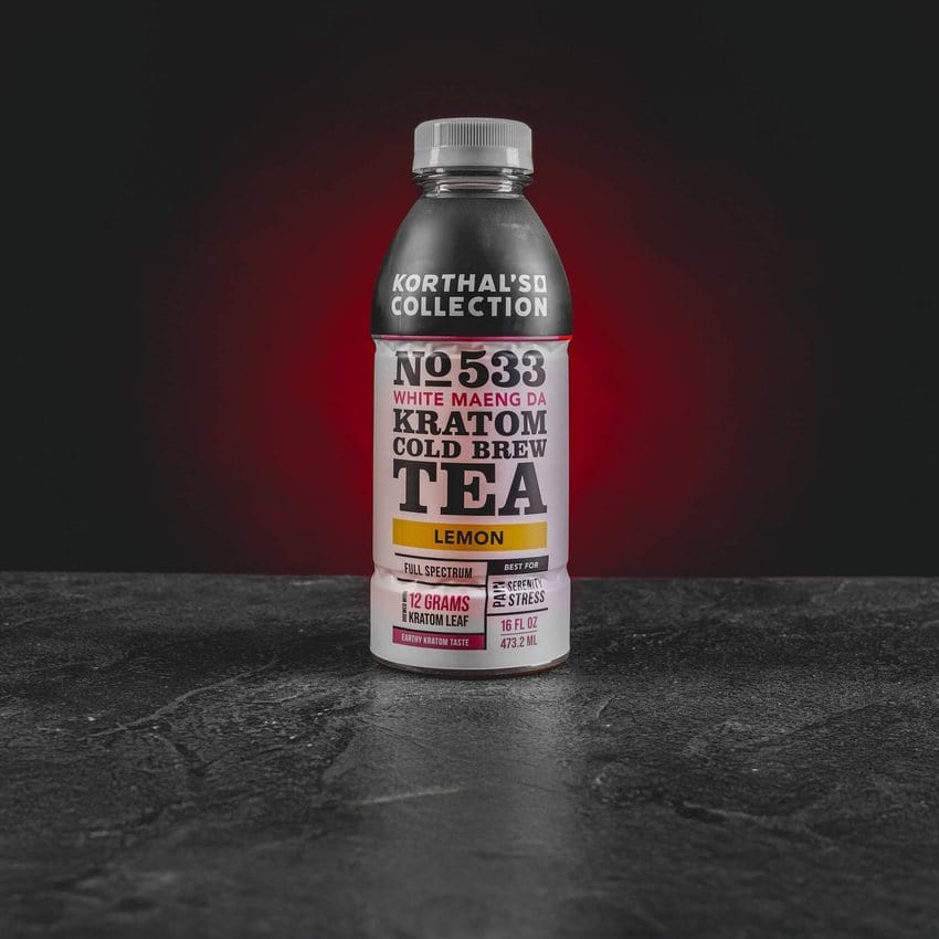 kratom world szódavíz citromos tea teaital ital kratomworld akció kratom world cold brew tea ital kratomworld eladás Kratom Cold Brew Tea 470 ml – frissítő cold brew tea citrommal és Green vagy White Maeng Da kratom kivonattal, 183 mg vagy 171 mg mitragyninnel az energia, nyugalom és egyensúly támogatására