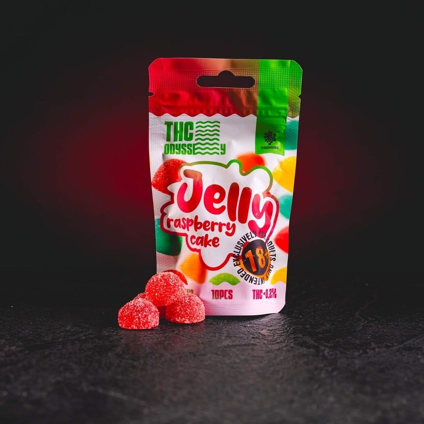 Prémium gyümölcszselé TH Odyssey Jelly 70mg a Kratom Világtól – gyűjtői termék, amely 10 darab zselét tartalmaz, mindegyik 7 mg TH kannabinoiddal, összesen 70 mg a csomagban. Kiváló minőségű alapanyagokból készült, lágy textúrával, egyszerű adagolással, és megfelel az Európai Unió előírásainak 0,2%-os határérték alatt, biztonságos és legális gyűjtői darabként, amelyet relaxáló, harmonizáló és stresszoldó hatásai miatt értékelnek.